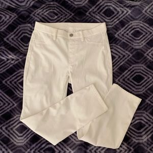 NWOT Uniqlo off-white capris